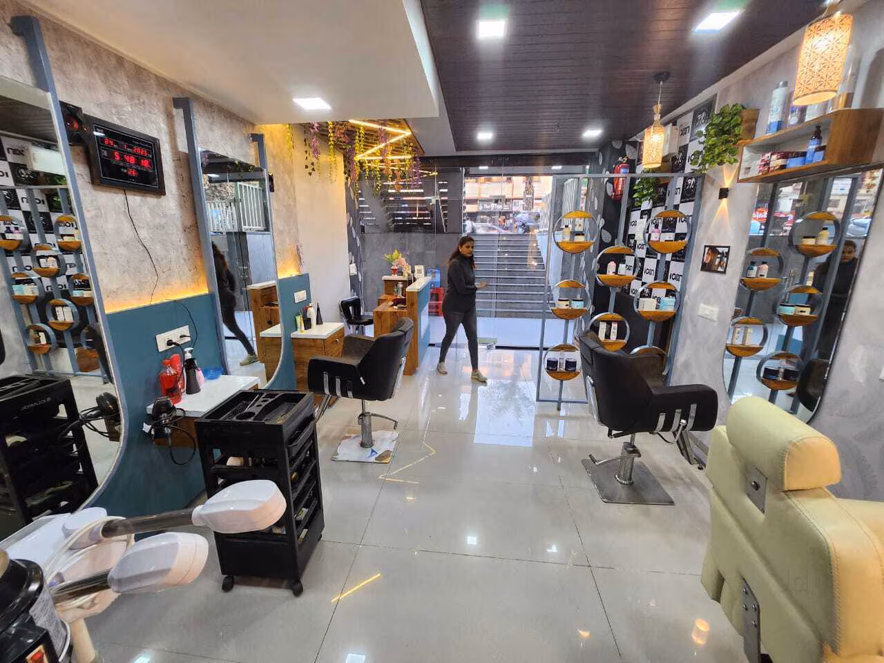 Salon & Spa